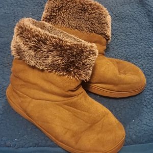 Unisex Medium Fur Lined Ankle Boots for Lounging